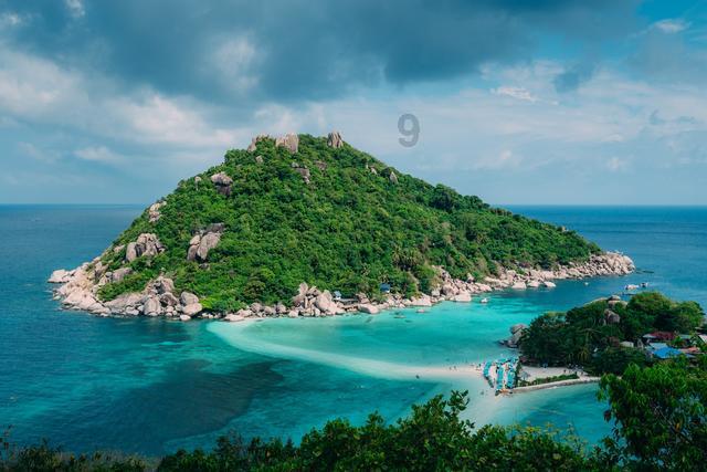 小球进黑洞